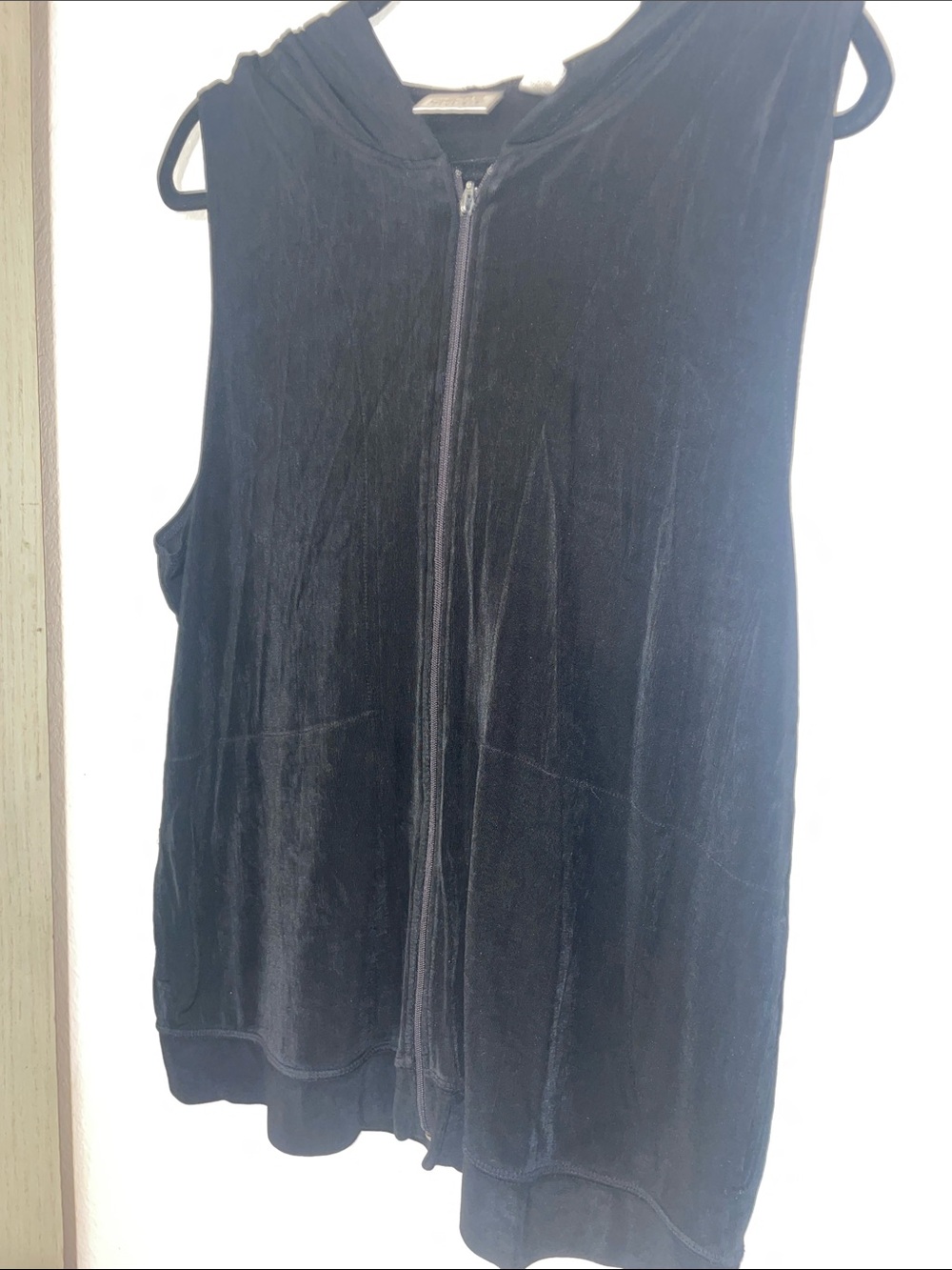 Chico's Black Sleeveless Zip-Front Vest